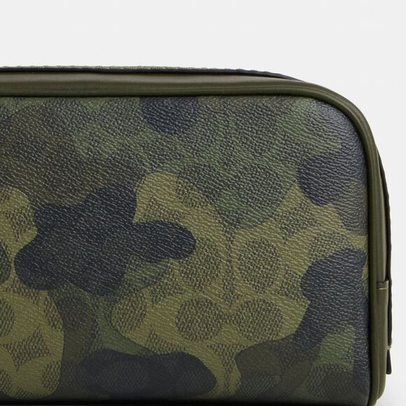 NWT Coach Outlet Small Travel Kit In Signature Camo Print - Picture 2 of 3